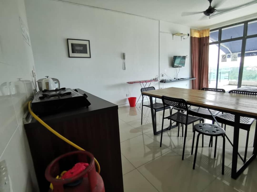 Vista Alam Serviced Apartment Near Idcc Sacc Pkns Uitm Msu Avisena Shah Alam Extérieur photo